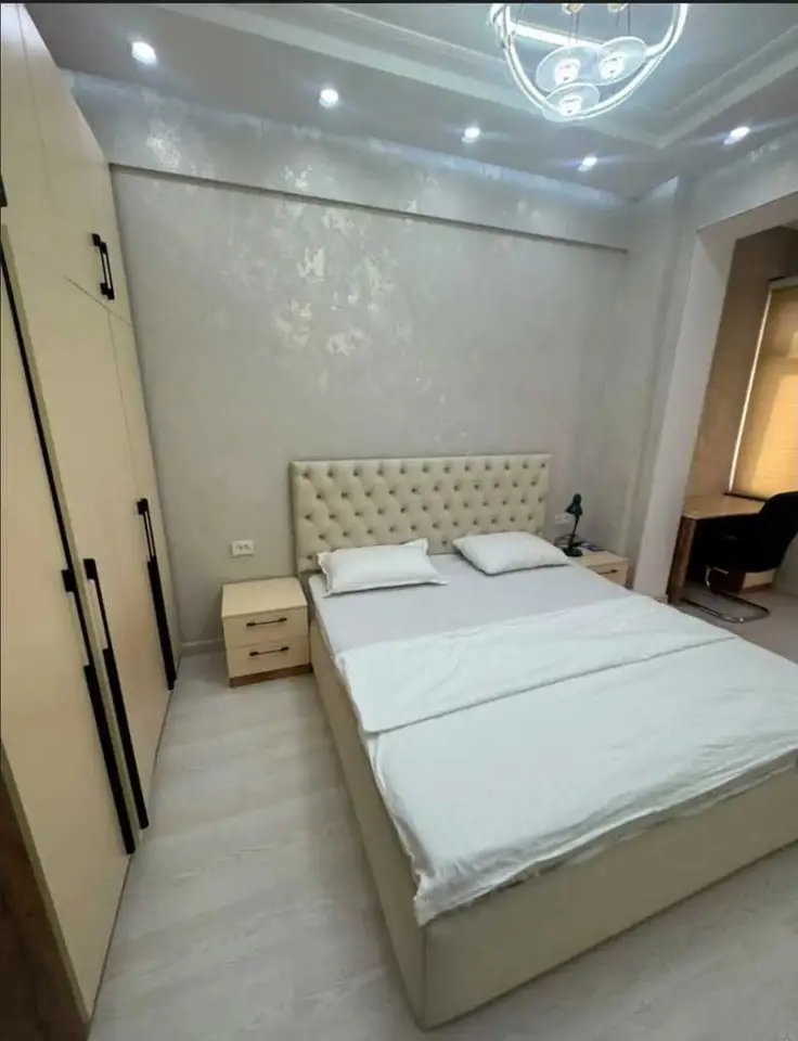 2-комн. квартира, 5 этаж, 60 м², Дом печати
