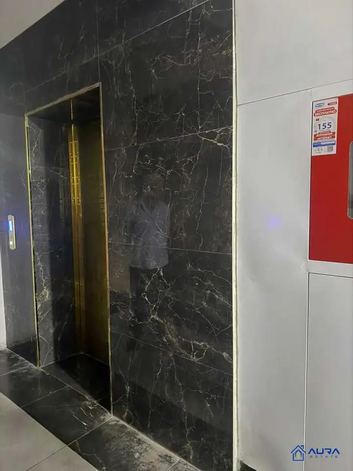 2-комн. квартира, 10 этаж, 47 м², Голубой экран