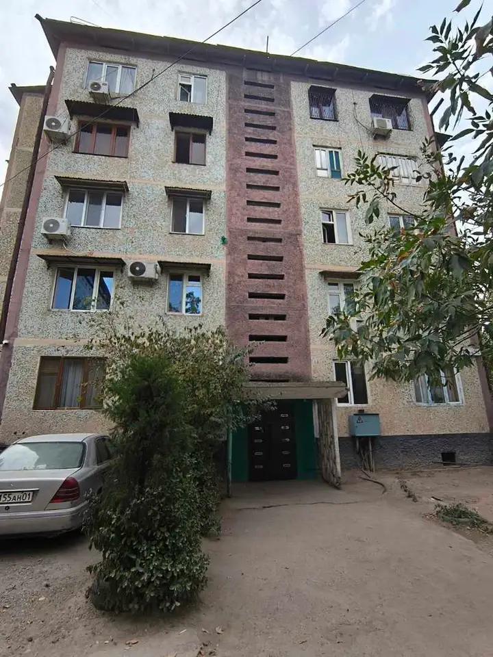 Хонаи 3-ҳуҷрагӣ, ошёнаи 4, 70 м², 64 мкр