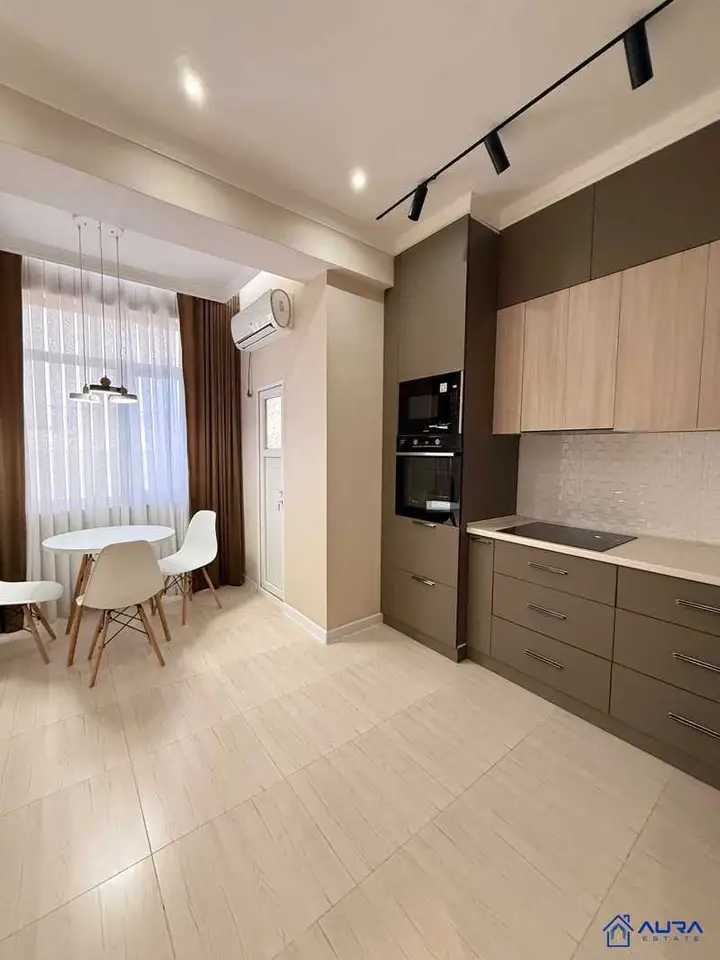 3-комн. квартира, 17 этаж, 117 м², Шохмансур