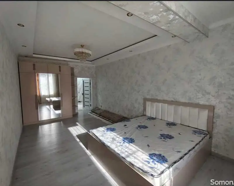 Хонаи 3-ҳуҷрагӣ, ошёнаи 1, 110 м², Шоҳмансур