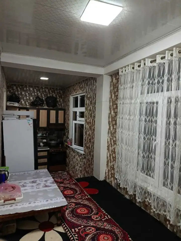 3-комн. квартира, 2 этаж, 70 м², Сино