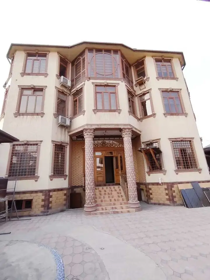 Дом, 14 комн., 800 м², Шохмансур