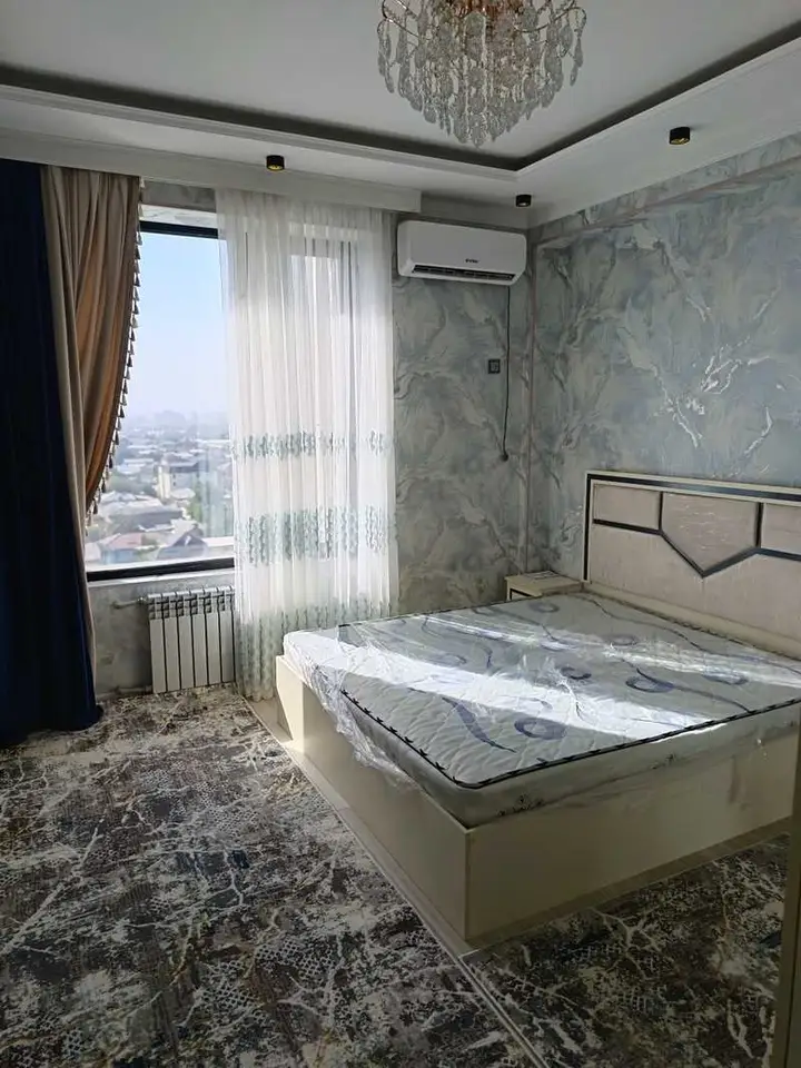 Хонаи 3-ҳуҷрагӣ, ошёнаи 10, 82 м², Шоҳмансур