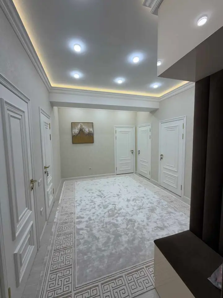 2-комн. квартира, 3 этаж, 91 м², Дом печати