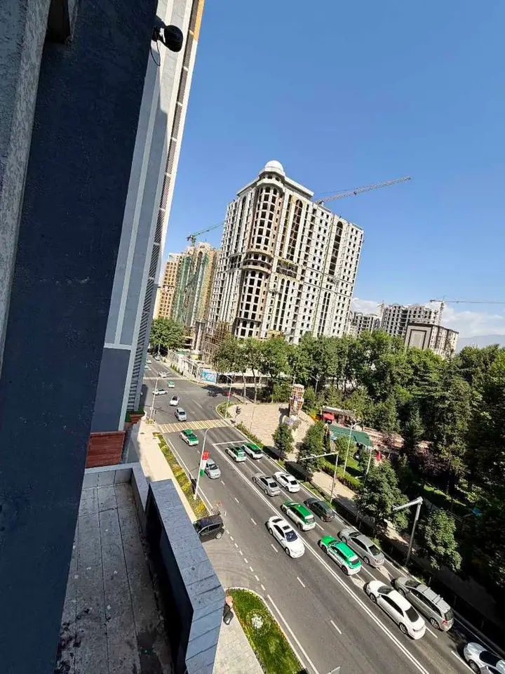 2-комн. квартира, 6 этаж, 90 м², Славянский университет