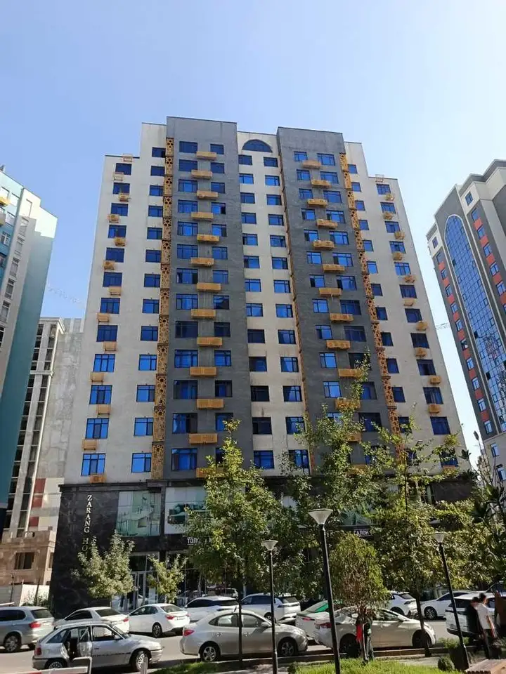 2-комн. квартира, 13 этаж, 61 м², Ашан