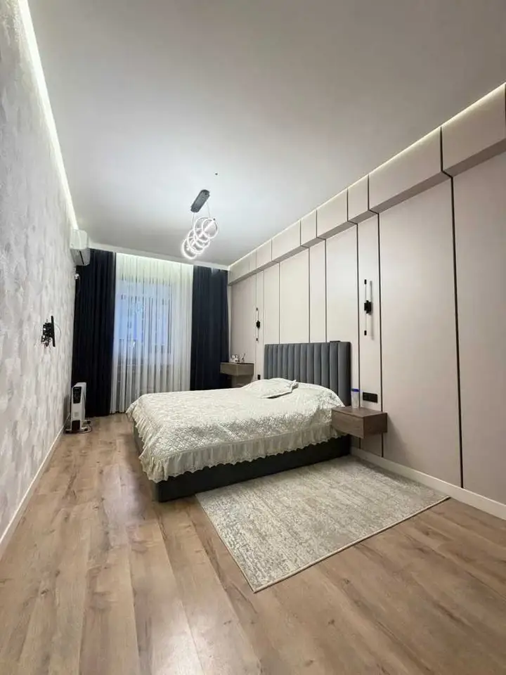 Хонаи 3-ҳуҷрагӣ, ошёнаи 10, 128 м², Шоҳмансур