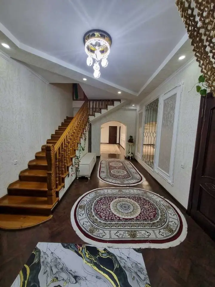 Дом, 9 комн., 280 м², Исмоили Сомони