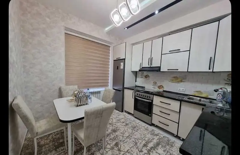 2-комн. квартира, 13 этаж, 80 м², Шохмансур