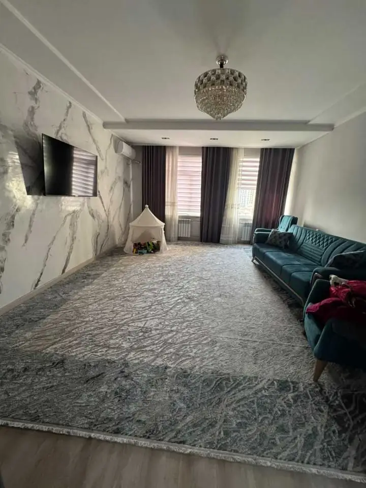 3-комн. квартира, 5 этаж, 120 м², Цирк