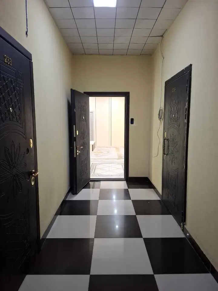 Хонаи 3-ҳуҷрагӣ, ошёнаи 14, 160 м², Хонаи матбуот