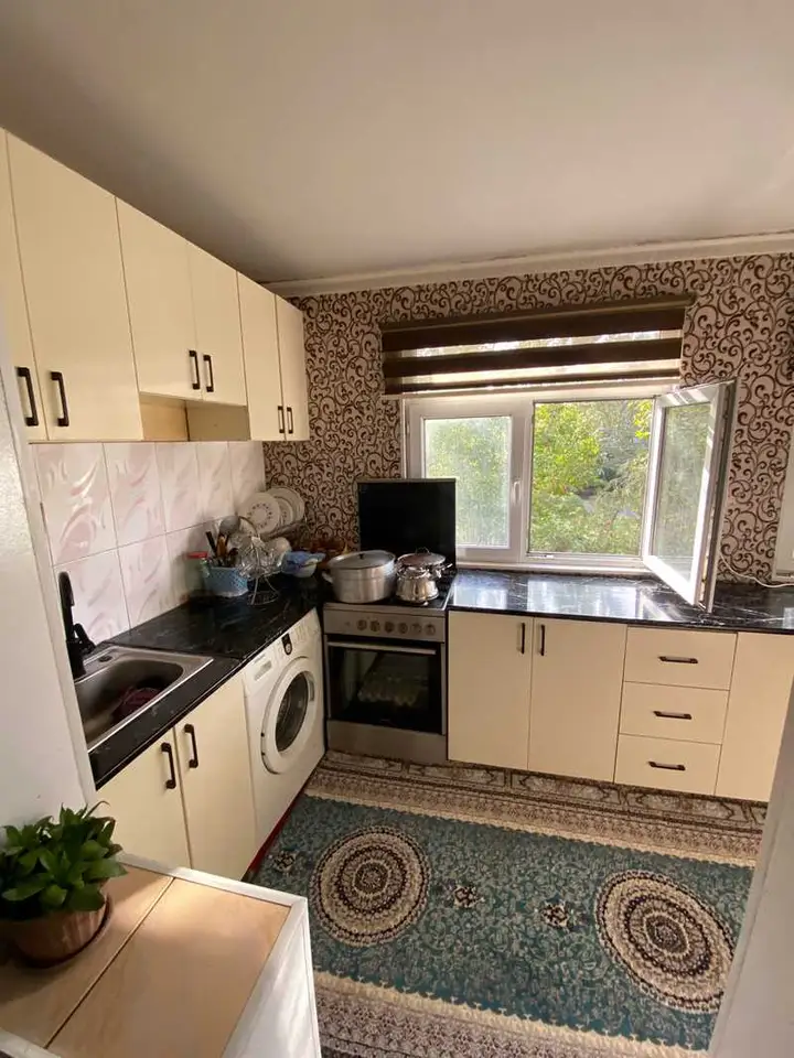 4-комн. квартира, 2 этаж, 65 м², Фирдавси