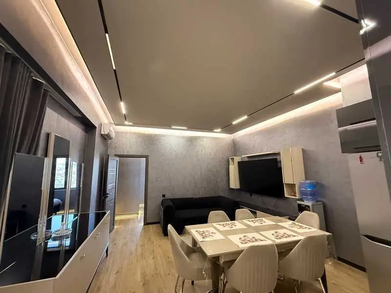 Хонаи 2-ҳуҷрагӣ, ошёнаи 23, 70 м², Марказ (Рӯдакӣ)