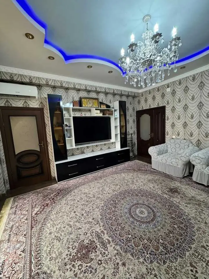 3-комн. квартира, 3 этаж, 94 м², Аэропорт