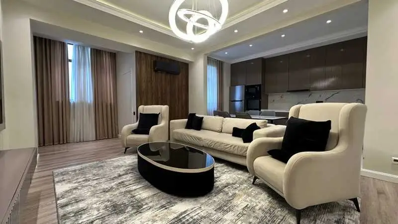 2-room apartment, floor 14, 80 m², Goluboy Ekran
