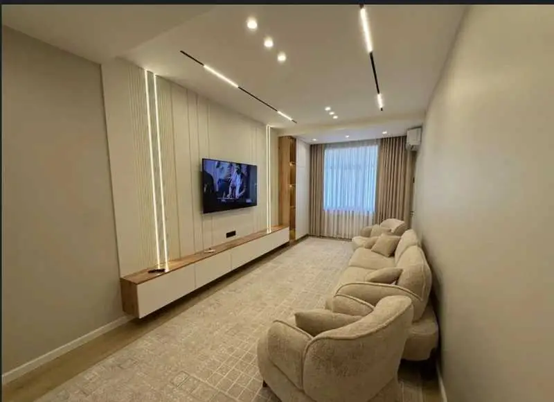 Хонаи 3-ҳуҷрагӣ, ошёнаи 14, 100 м², Спартак