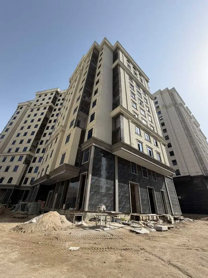 Хонаи 3-ҳуҷрагӣ, ошёнаи 7, 96 м², Водонасос