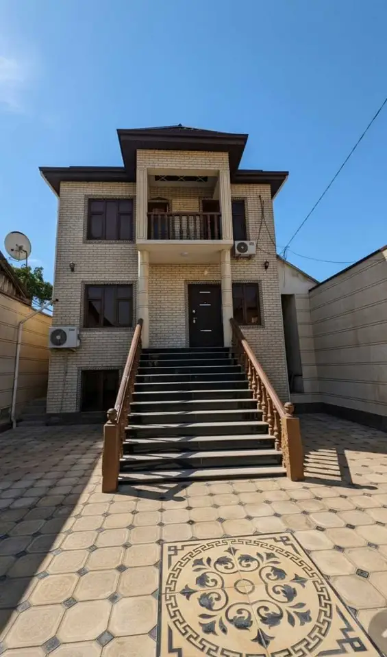 Дом, 6 комн., 260 м², Гипрозем