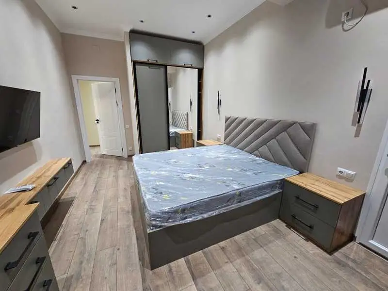 Хонаи 2-ҳуҷрагӣ, ошёнаи 9, 61 м², Донишгоҳи Славянӣ