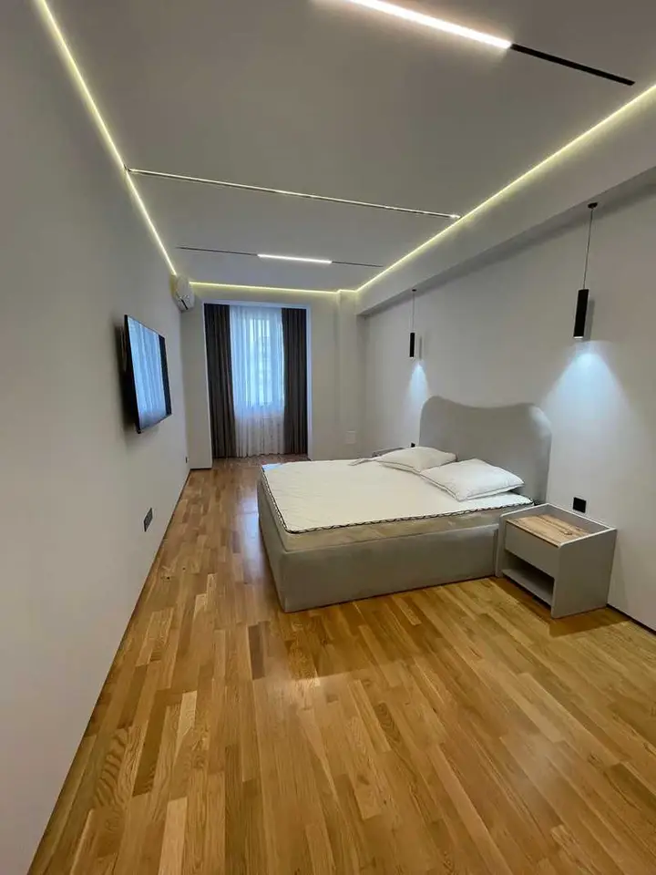 2-комн. квартира, 12 этаж, 100 м², ЦУМ