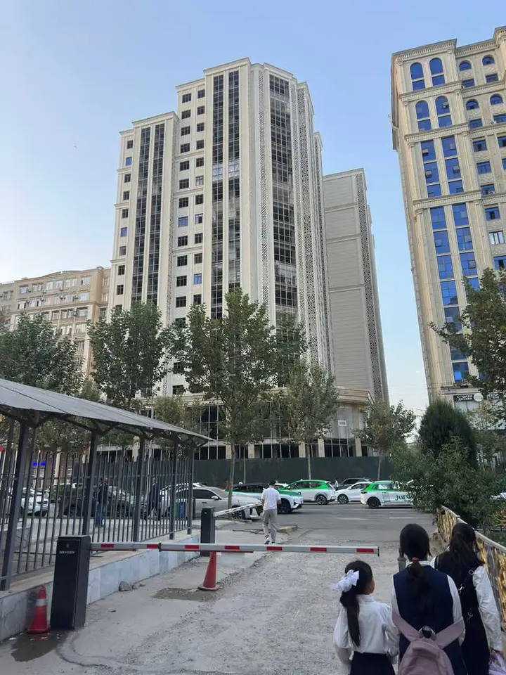 3-комн. квартира, 5 этаж, 103 м², Садбарг