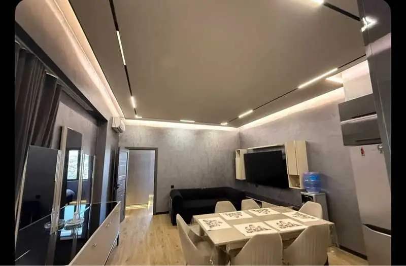 Хонаи 2-ҳуҷрагӣ, ошёнаи 23, 70 м², хиёбони Айнӣ