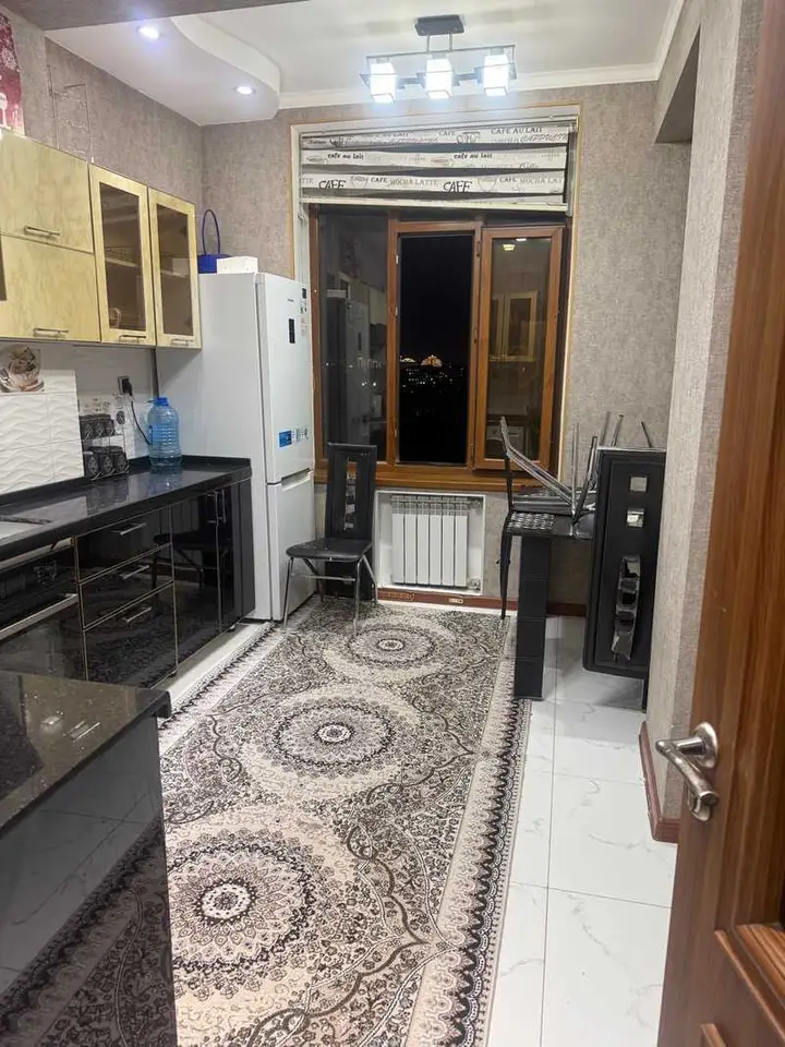 3-комн. квартира, 8 этаж, 78 м², 82 мкр