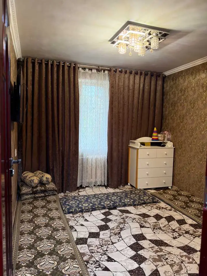 3-комн. квартира, 1 этаж, 70 м², 63 мкр