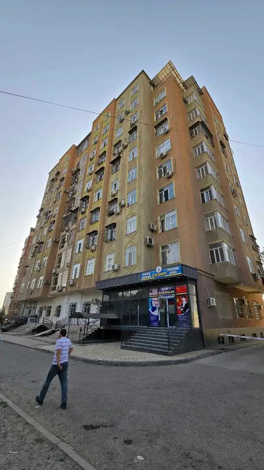 Коммерческая, 752 м², Дусти