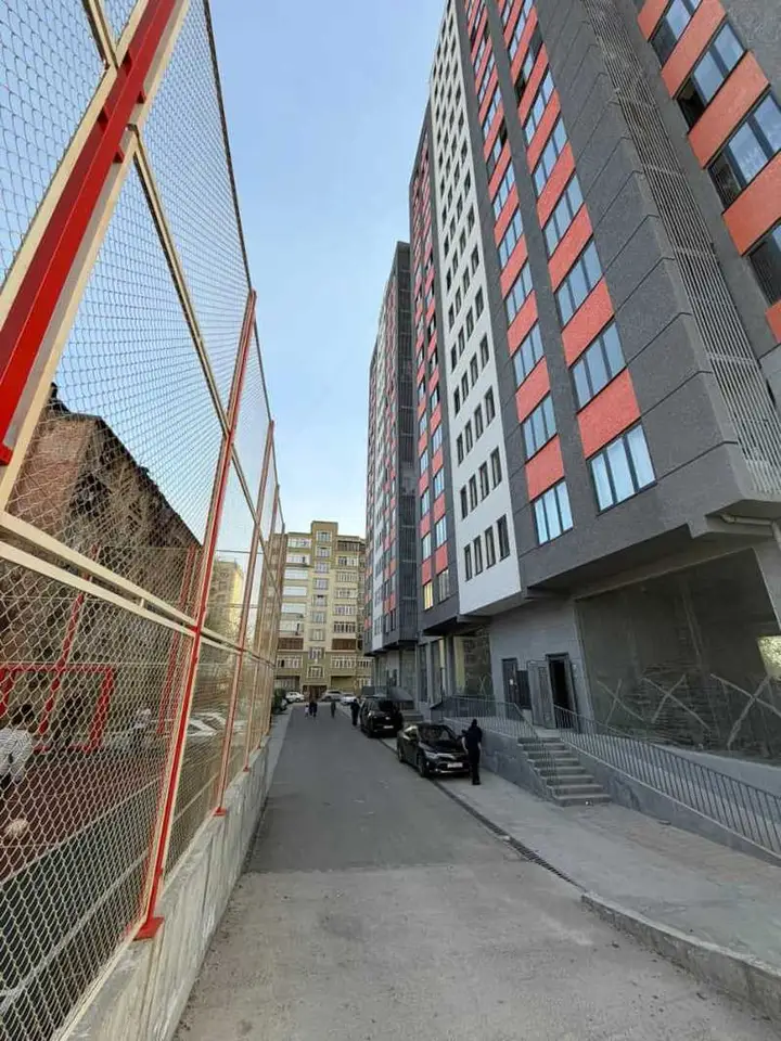 2-комн. квартира, 15 этаж, 53 м², 102 мкр