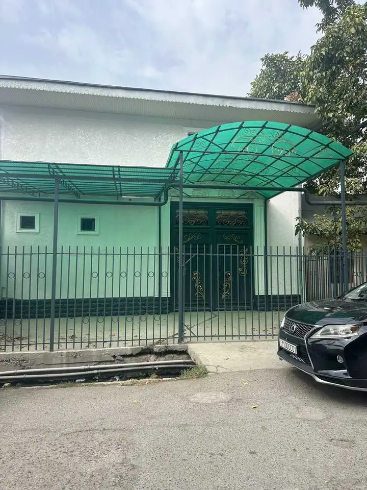 House, 9 rooms, 250 m², Shohmansur