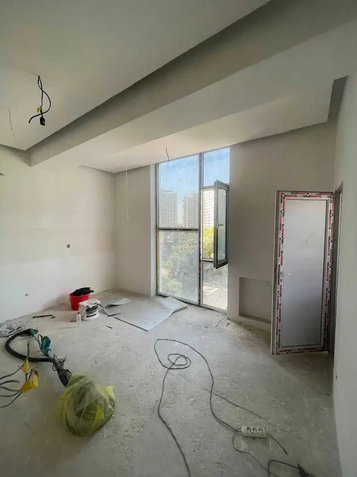 Хонаи 3-ҳуҷрагӣ, ошёнаи 6, 87 м², Шоҳмансур
