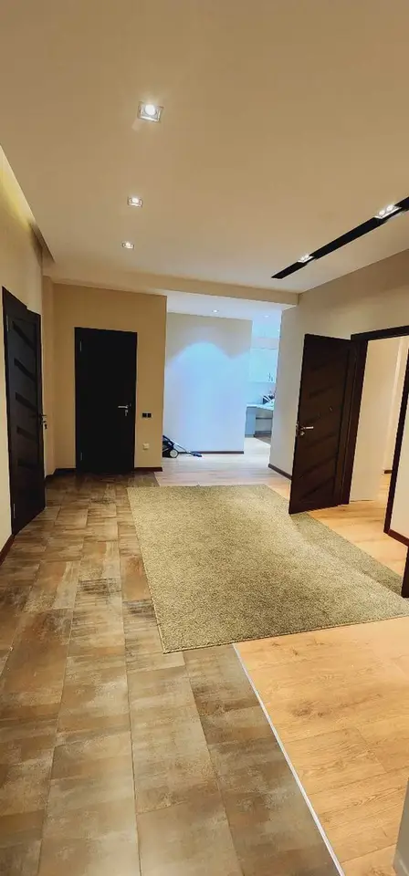 Хонаи 3-ҳуҷрагӣ, ошёнаи 15, 126 м², Шоҳмансур