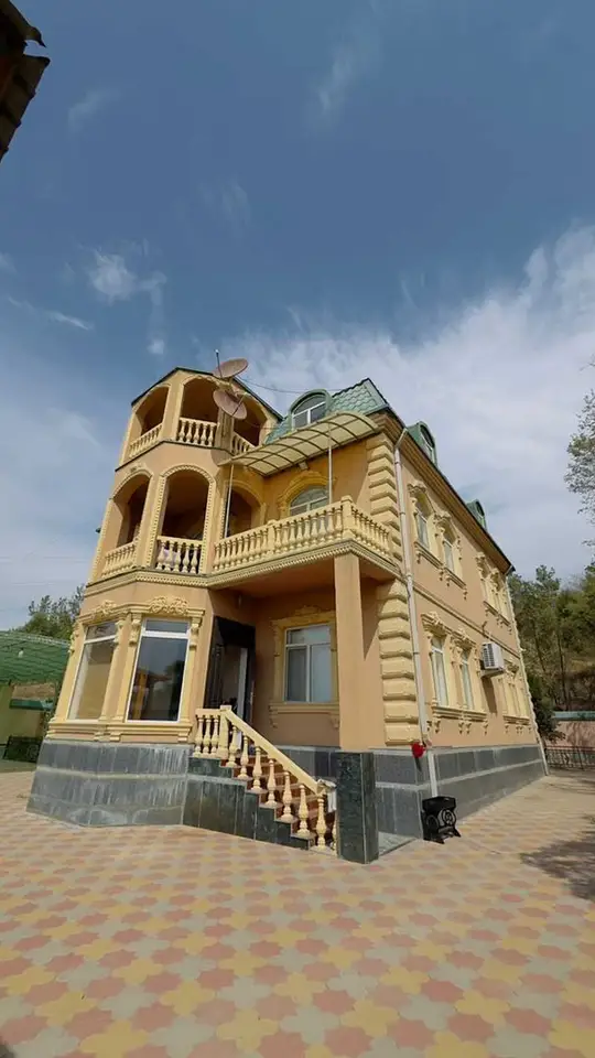 Дом, 8 комн., 400 м², Водонасос
