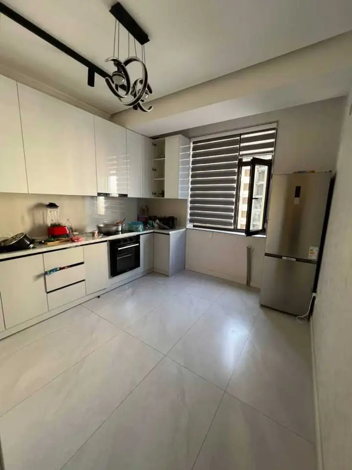 3-room apartment, floor 8, 108 m², Molodyozhny