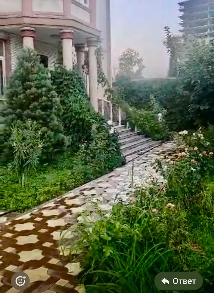 Дом, 9 комн., 700 м², Цирк
