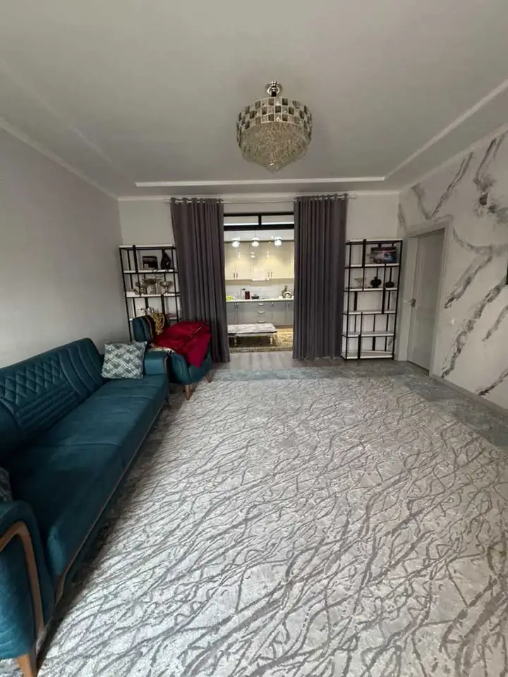 3-комн. квартира, 5 этаж, 120 м², Цирк