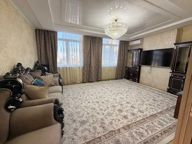 3-комн. квартира, 8 этаж, 105 м², Ватан