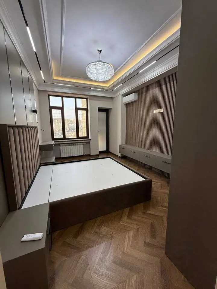 5-комн. квартира, 12 этаж, 160 м², 82 мкр
