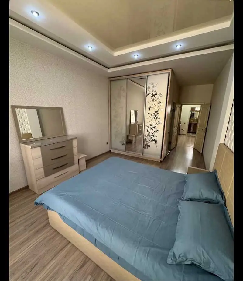 Ҳуҷра, ошёнаи 3, 27 м², Шоҳмансур