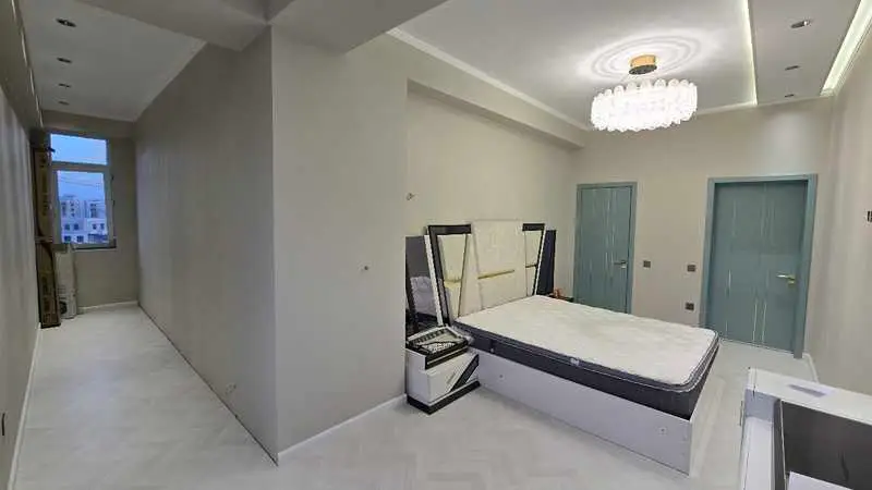 4-комн. квартира, 15 этаж, 135 м², Зелёный базар