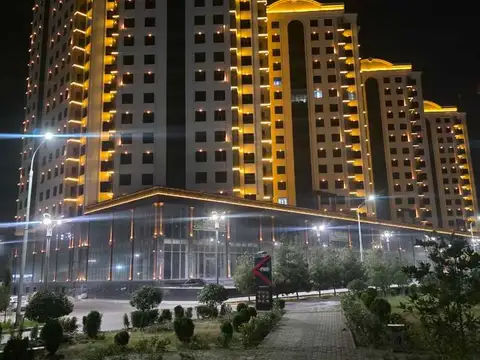 1-комн. квартира, 13 этаж, 93 м², Фирдавси