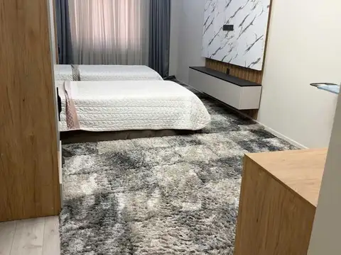 Хонаи 4-ҳуҷрагӣ, ошёнаи 14, 200 м², Хонаи матбуот