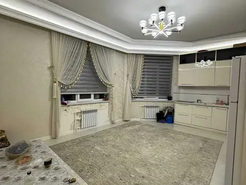 4-комн. квартира, 1 этаж, 152 м², Сино