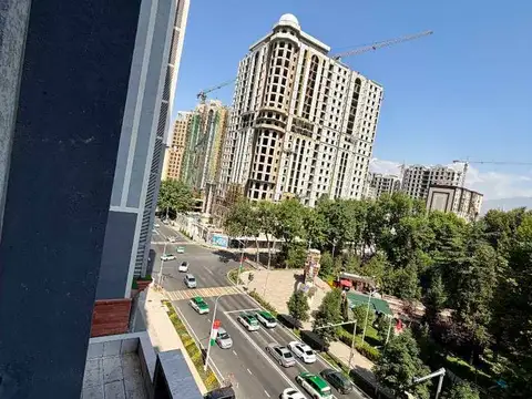 2-комн. квартира, 6 этаж, 90 м², Славянский университет