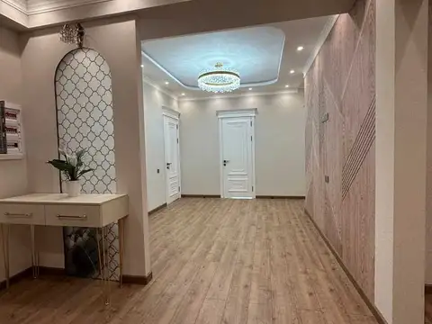 3-комн. квартира, 14 этаж, 114 м², Душанбе