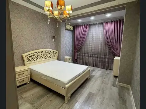 2-комн. квартира, 10 этаж, 100 м², Голубой экран