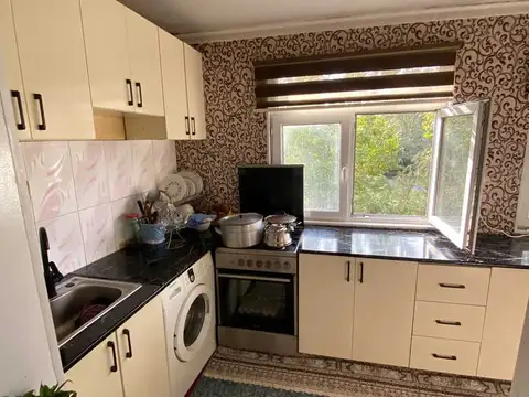 4-комн. квартира, 2 этаж, 65 м², Фирдавси