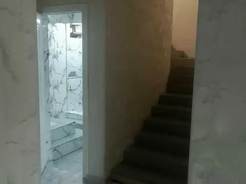 Дом, 6 комн., 250 м², 104 мкр
